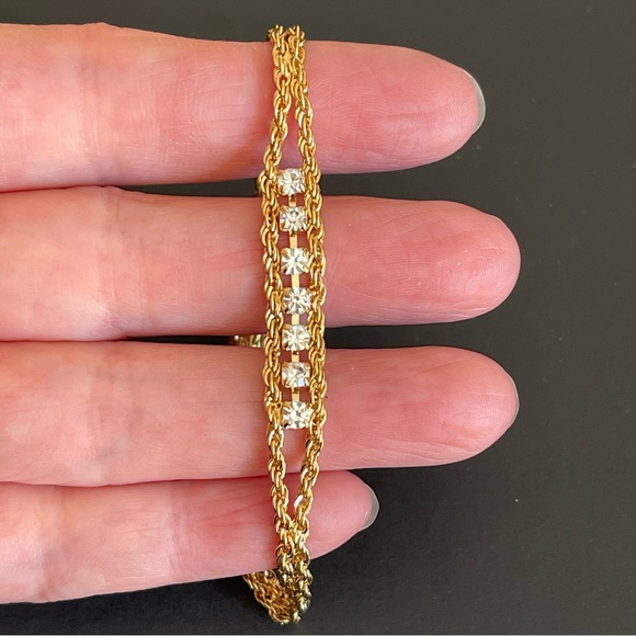 Elegant Gold tone rope Chain rhinestone Bracelet - Picture 2 of 5